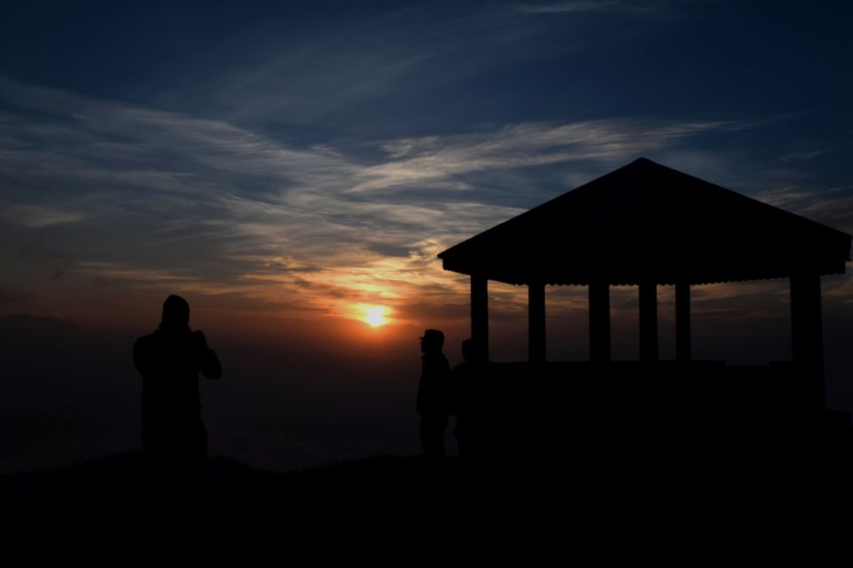 Photo of Tonglu, Singalila Forest, West Bengal by Avik Halder