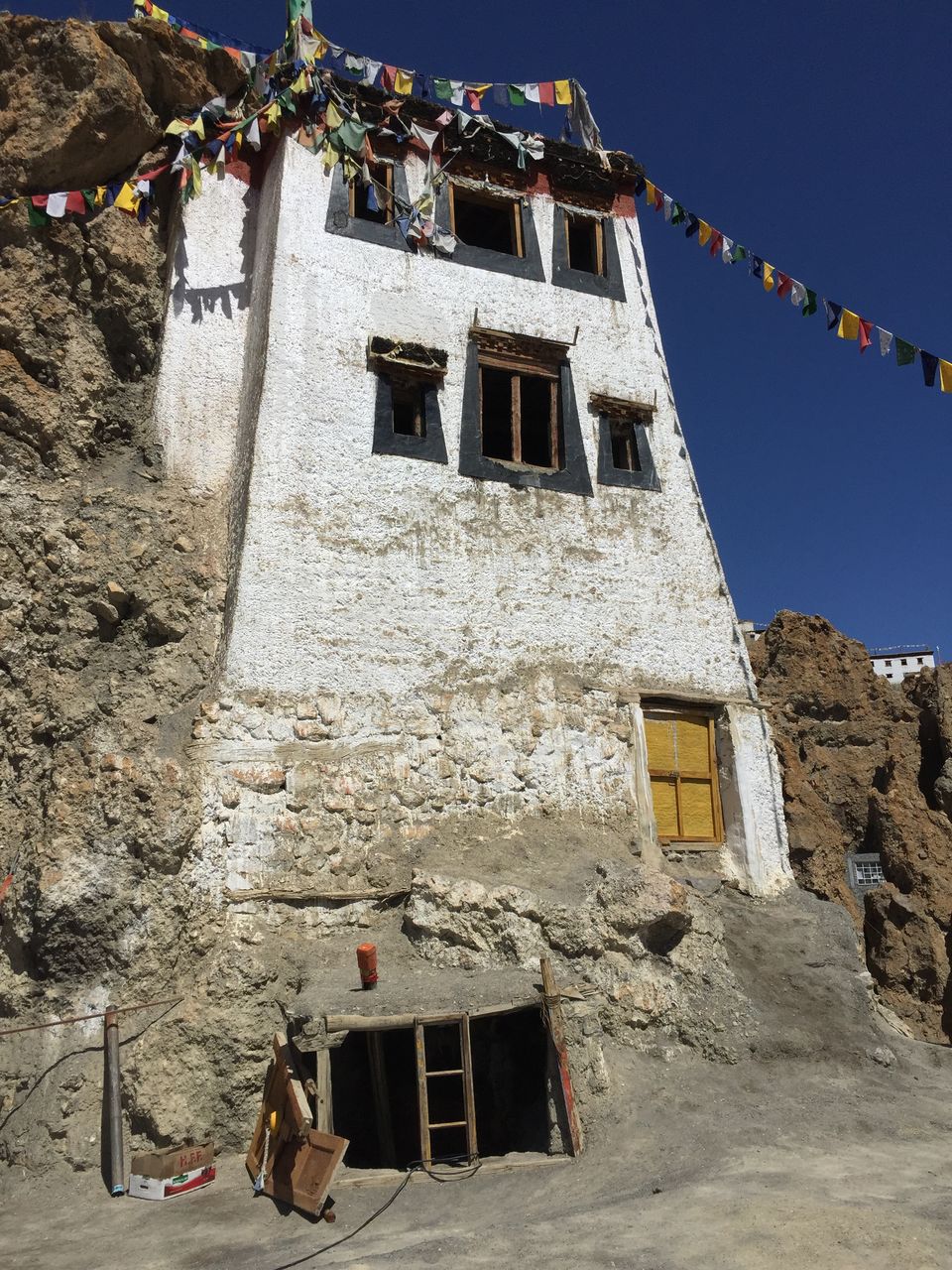 Photo of Dhankhar, Himachal Pradesh, India by Yash Gupta