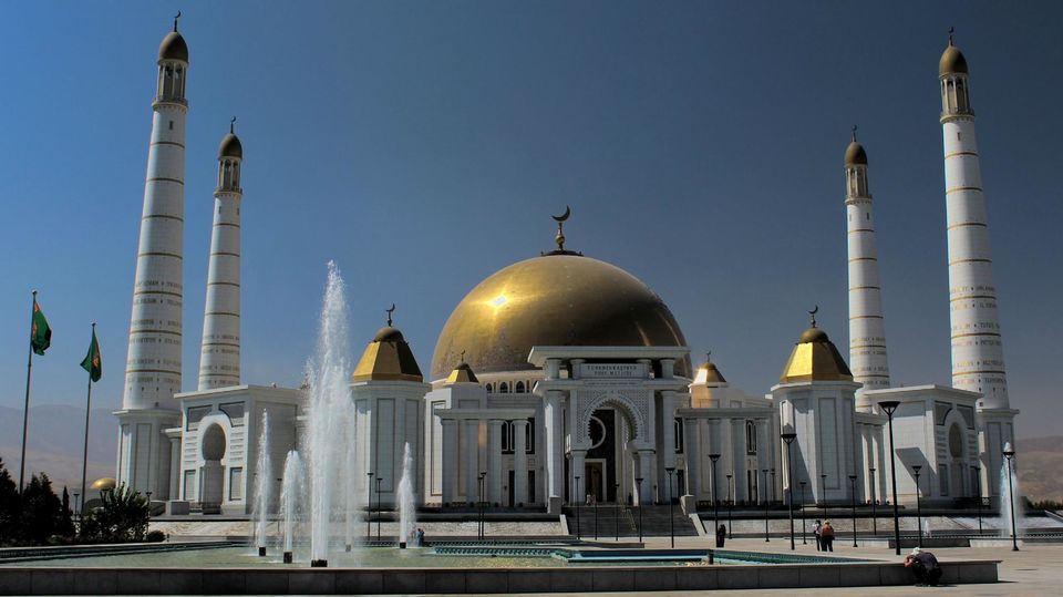 Photo of Ashgabat, Türkmenistan by Compass Tour