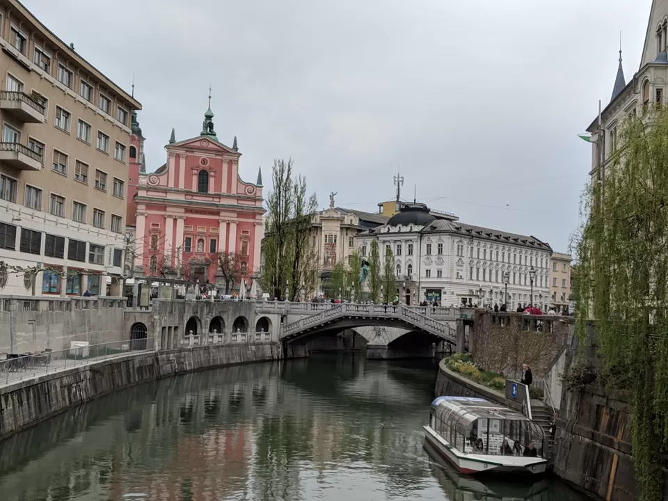 Photo of Triple bridge, Adamič-Lundrovo nabrežje, Ljubljana, Slovenia by Kavitha Preetha