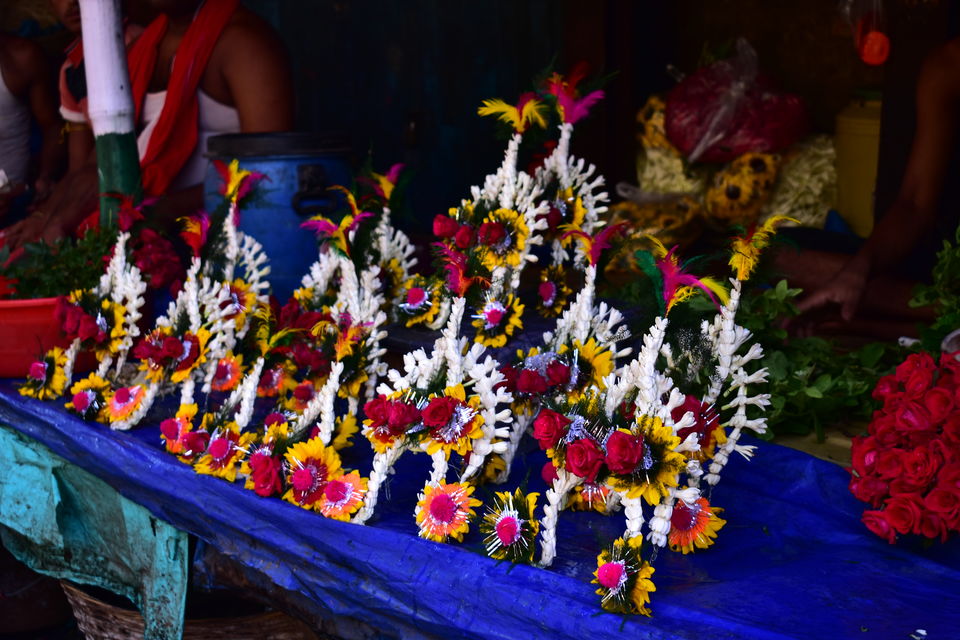 Photo of Mullick Ghat Flower Market, Strand Bank Road, Fairley Place, BBD Bagh, Kolkata, West Bengal, India by SWARNABHA DUTTA