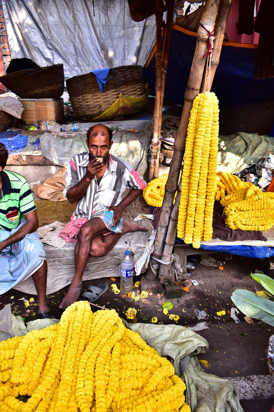 Photo of Mullick Ghat Flower Market, Strand Bank Road, Fairley Place, BBD Bagh, Kolkata, West Bengal, India by SWARNABHA DUTTA