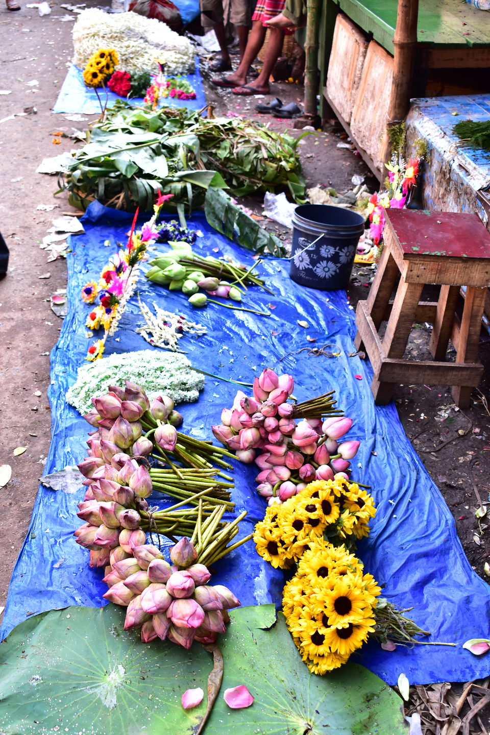 Photo of Mullick Ghat Flower Market, Strand Bank Road, Fairley Place, BBD Bagh, Kolkata, West Bengal, India by SWARNABHA DUTTA