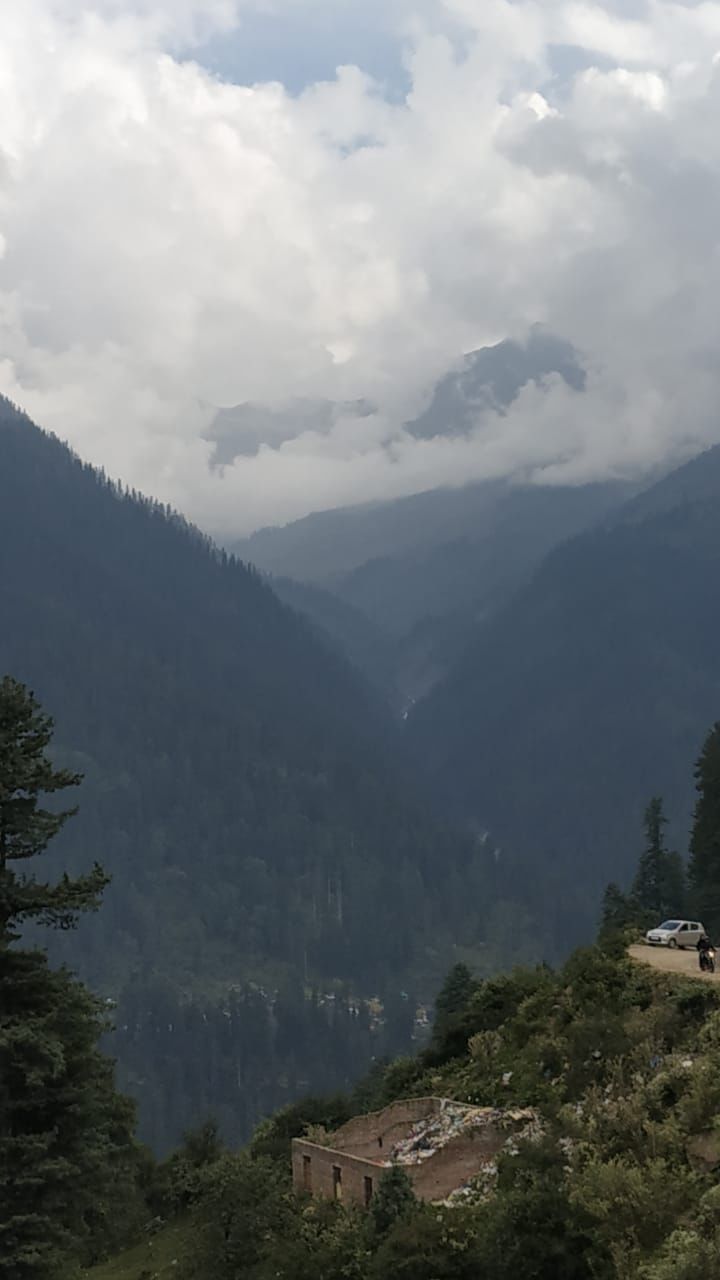 Photo of Deoria Tal, Uttarakhand by Varsha Punarvasu