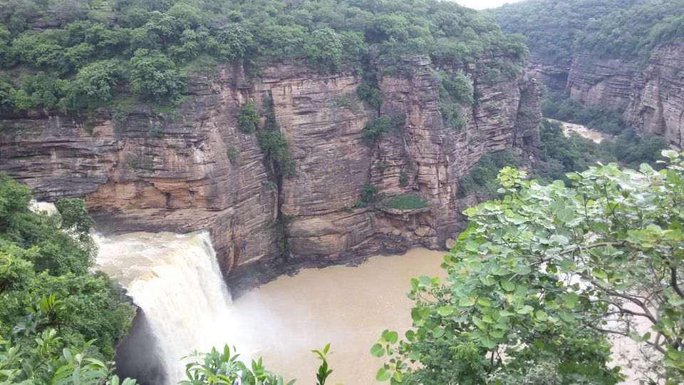 Photo of Devdari Waterfall, Uttar Pradesh by Dr Neeraj Garg