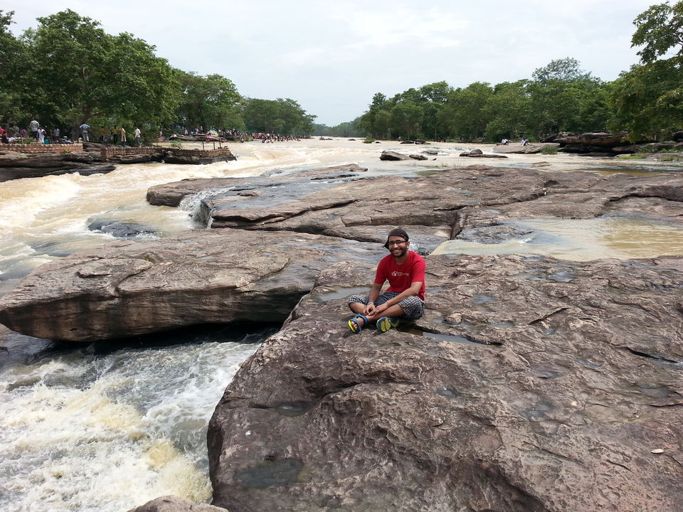 Photo of Devdari Waterfall, Uttar Pradesh by Dr Neeraj Garg