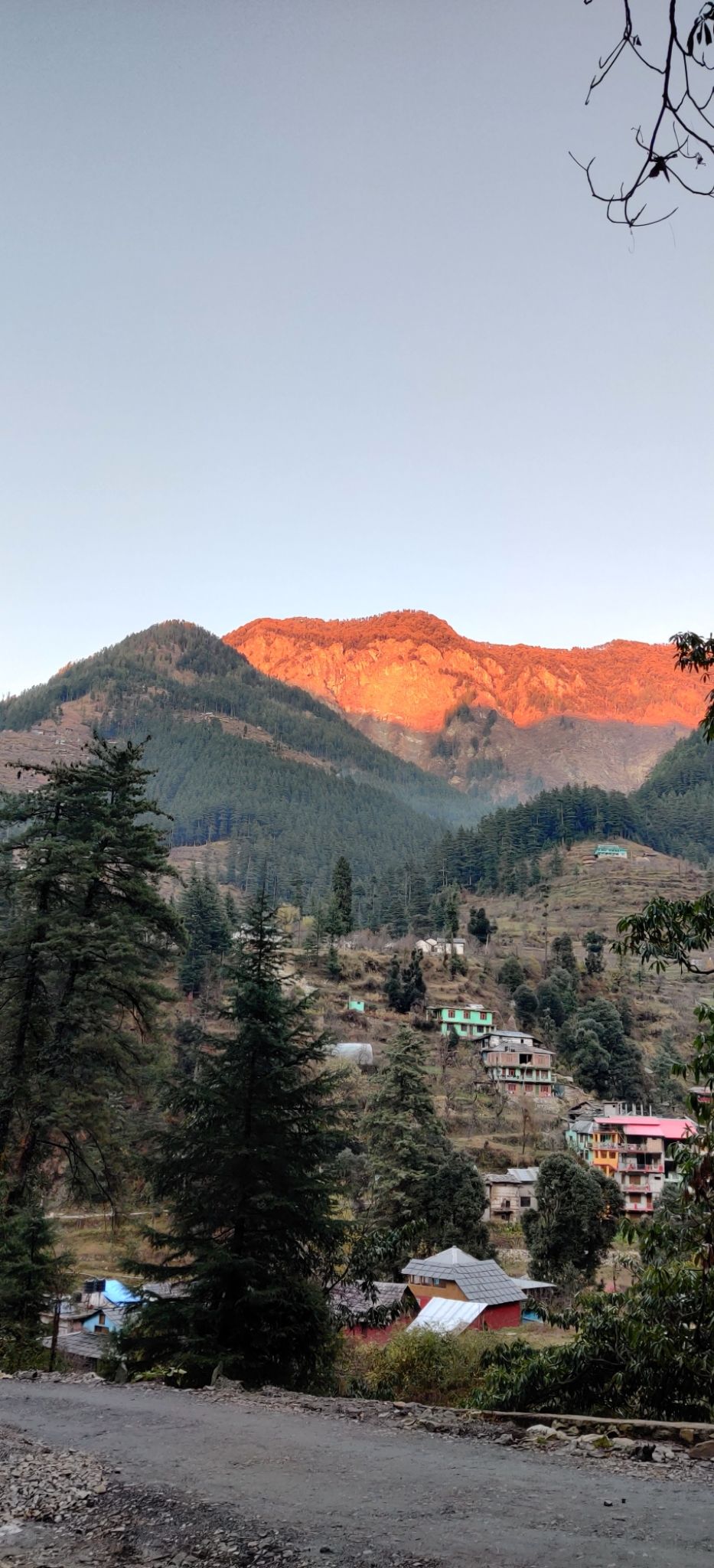 Photo of The Pristine Paths of Jibhi-Jalori Pass by Aparupa Datta