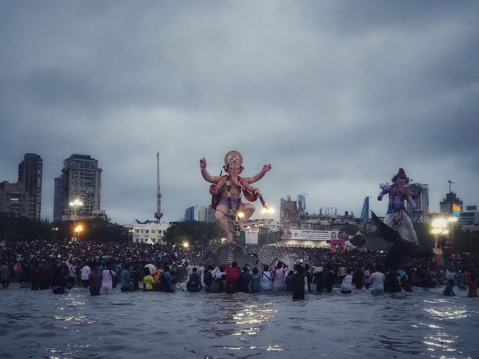 Photo of Ganesh Visarjan at Girgaon Chowpatty by Akshay Gawde