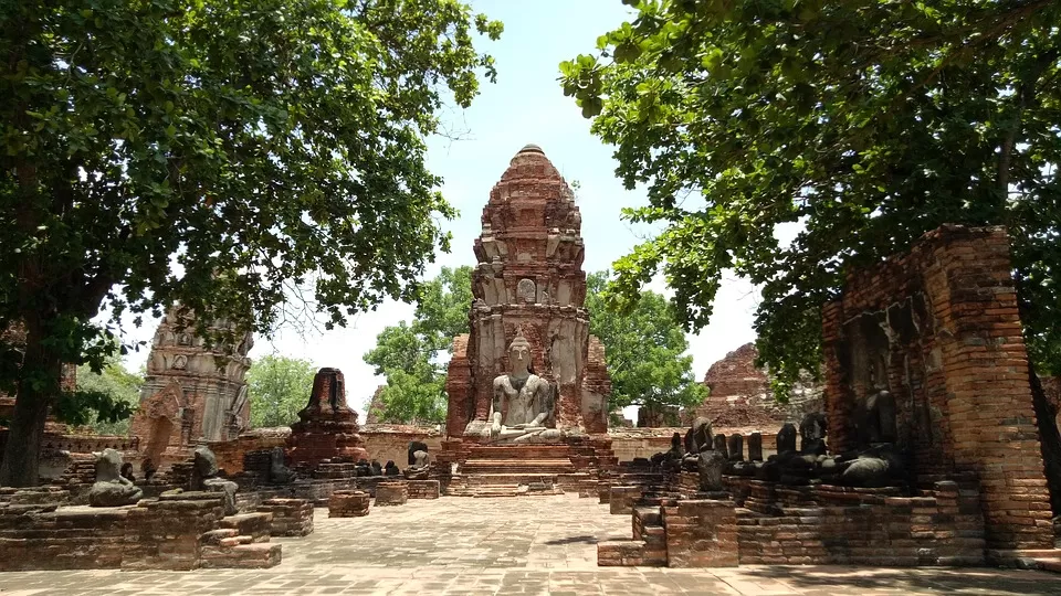 Photo of Wat Phra Mahatat, Naresuan Road, Tha Wa Su Kri, Phra Nakhon Si Ayutthaya District, Phra Nakhon Si Ayutthaya, Thailand by Ragini Mehra