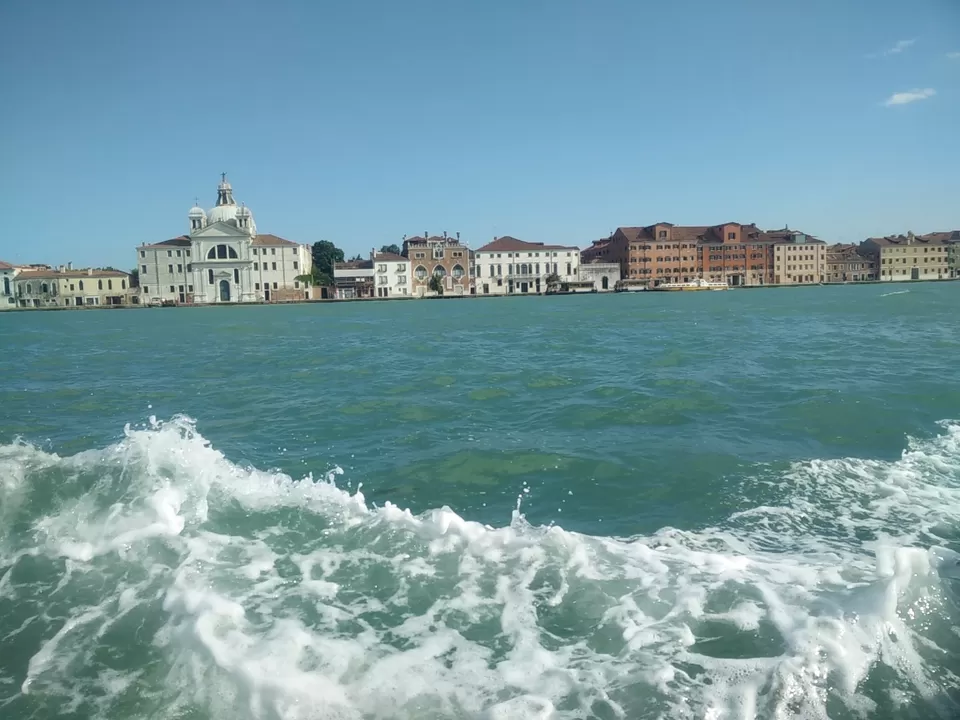 Photo of Is Venice Worth Wading Through Endless Crowds? by Thamanna Kotta