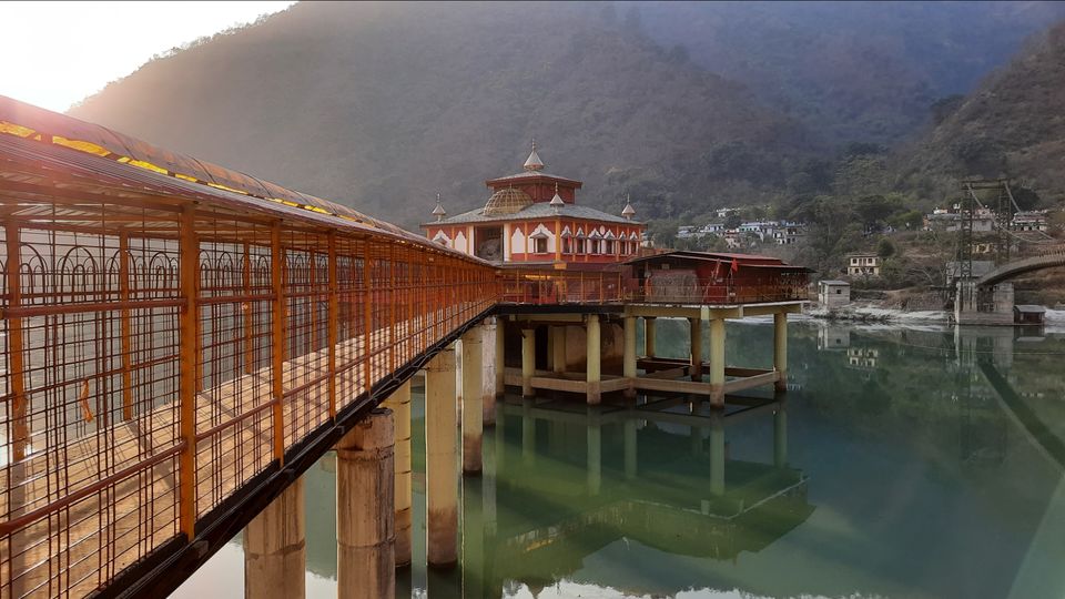 Photo of Dhari Devi tample by Vivek Mehta