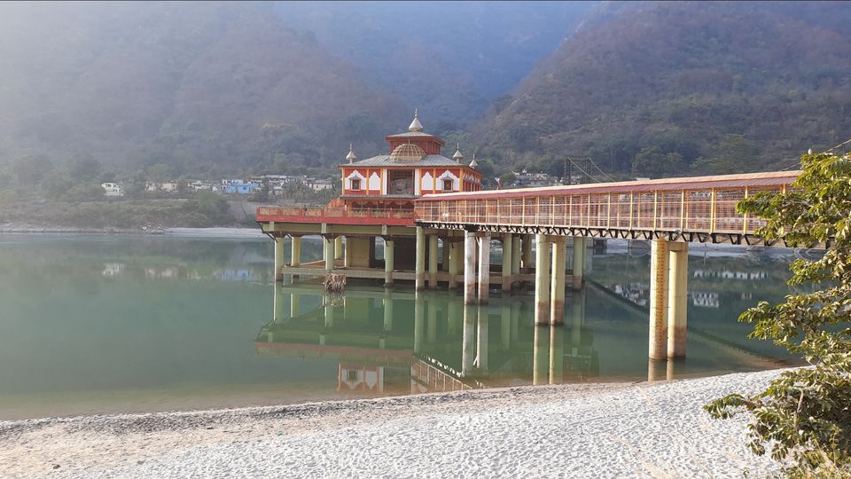 Photo of Dhari Devi tample by Vivek Mehta