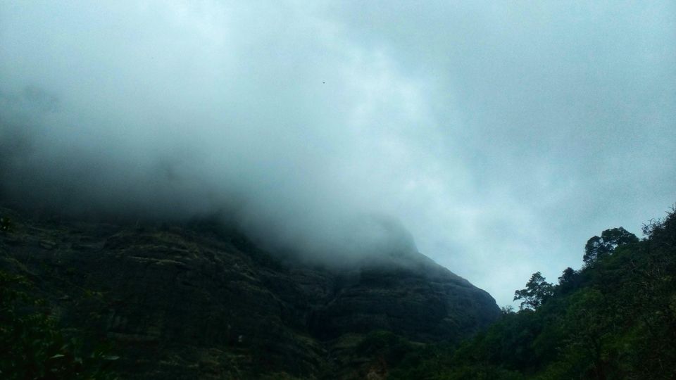 Photo of Will You Dare to Trek this Centuries Old Fort and Ancient Caves in Sahyadri ? by Shubham Saxena