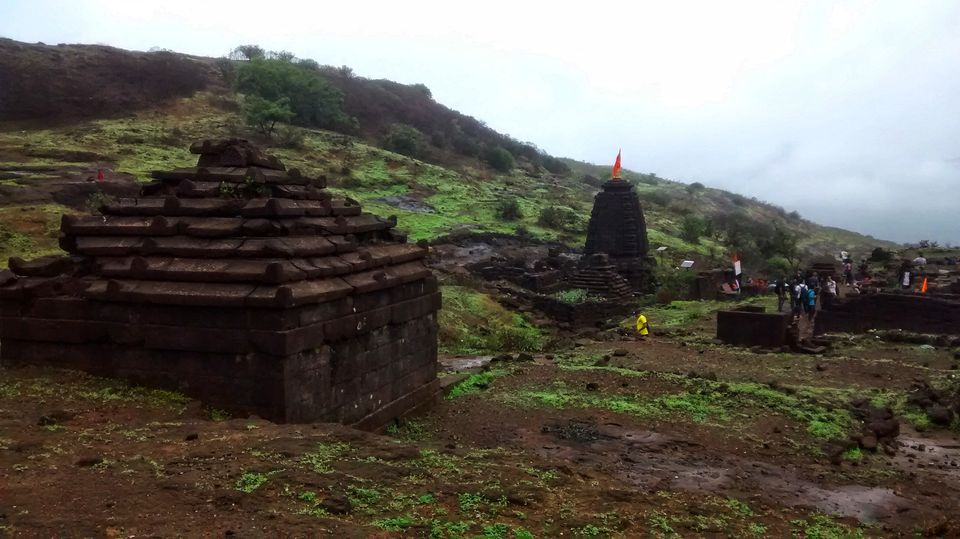 Photo of Will You Dare to Trek this Centuries Old Fort and Ancient Caves in Sahyadri ? by Shubham Saxena