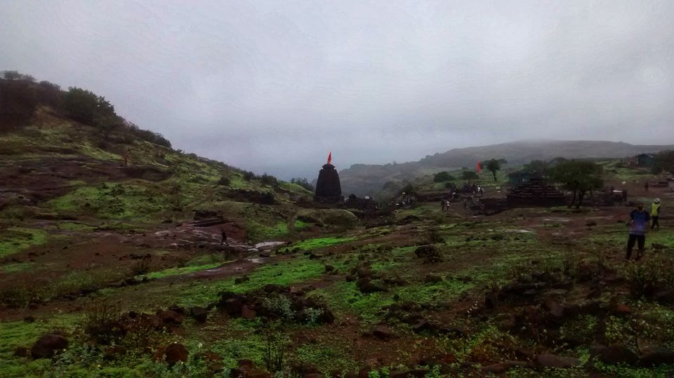 Photo of Will You Dare to Trek this Centuries Old Fort and Ancient Caves in Sahyadri ? by Shubham Saxena
