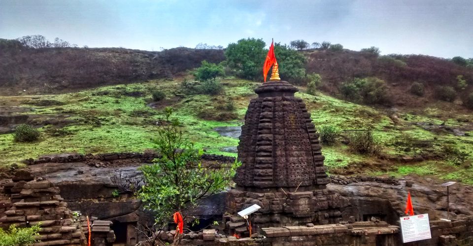 Photo of Will You Dare to Trek this Centuries Old Fort and Ancient Caves in Sahyadri ? by Shubham Saxena
