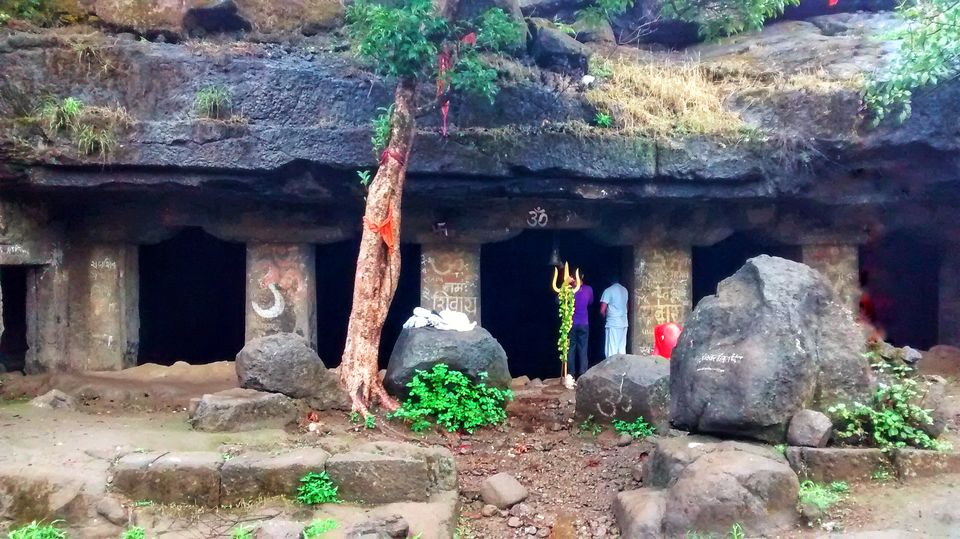 Photo of Will You Dare to Trek this Centuries Old Fort and Ancient Caves in Sahyadri ? by Shubham Saxena