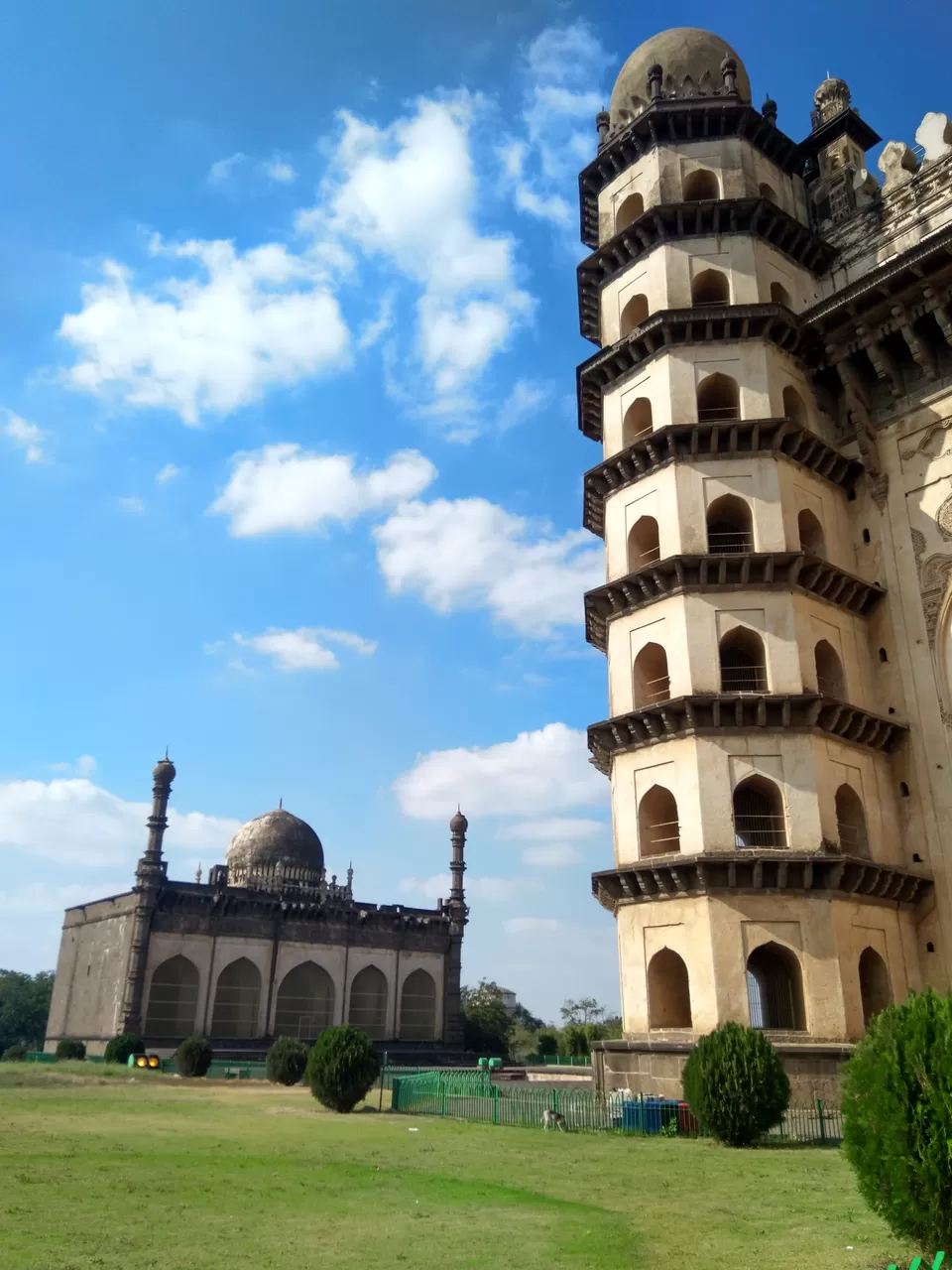 Photo of Gol Gumbaz, Jadar Galli, Vijayapura, Karnataka, India by Shivanee Shegle