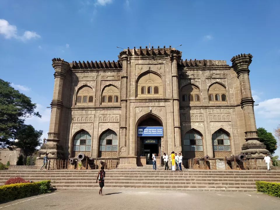Photo of Gol Gumbaz, Jadar Galli, Vijayapura, Karnataka, India by Shivanee Shegle