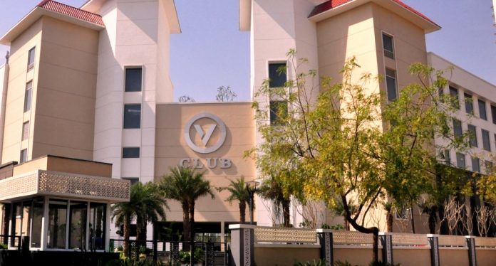 Photo of V Club | one of the luxurious full service club in the heart of Gurgaon (Gurugram) - SocialTahelka 1/2 by Social Tahelka