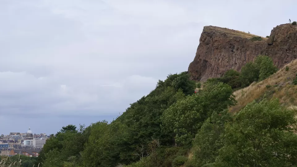 Photo of Arthur's Seat, Edinburgh, UK by Annie Benzie