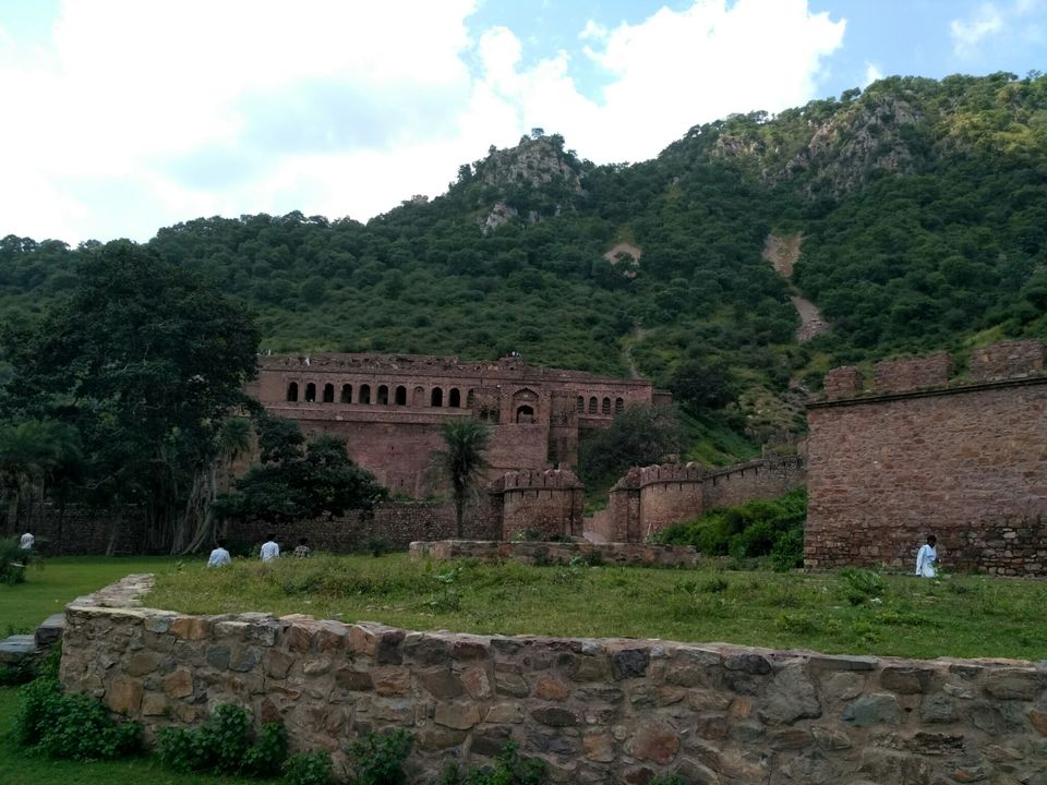 Photo of Bhangarh Fort, Bhangarh, Rajasthan, India by Saptadeepa Bandopadhyay