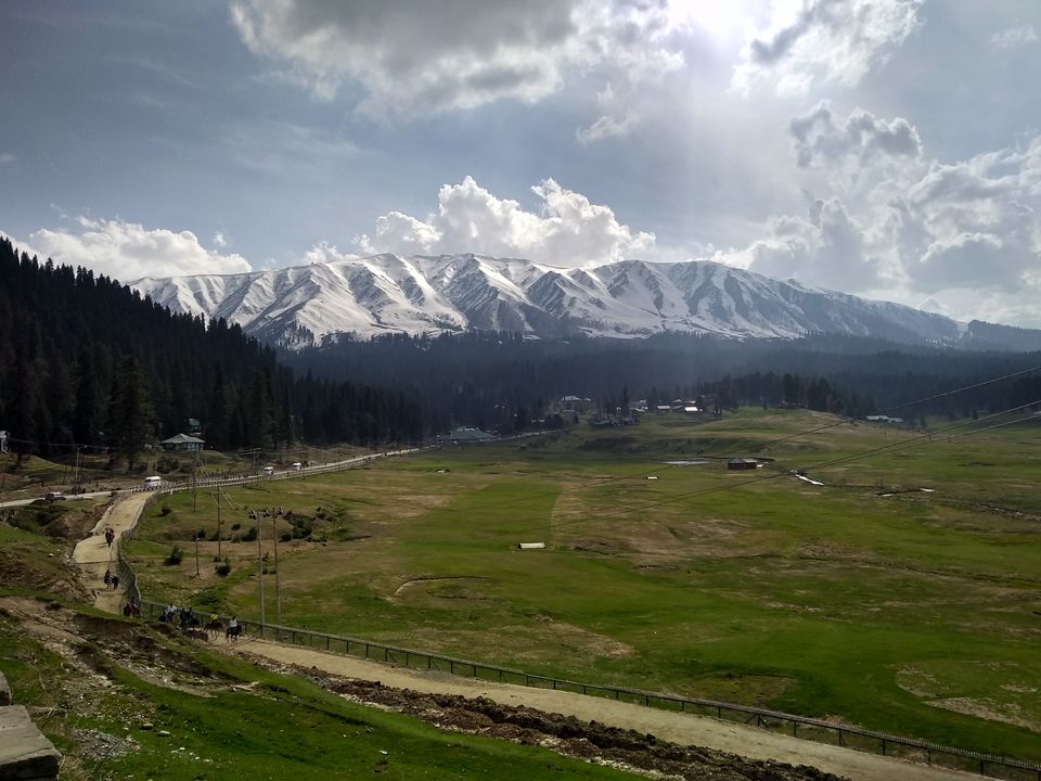 Photo of Kashmir Valley by Saptadeepa Bandopadhyay