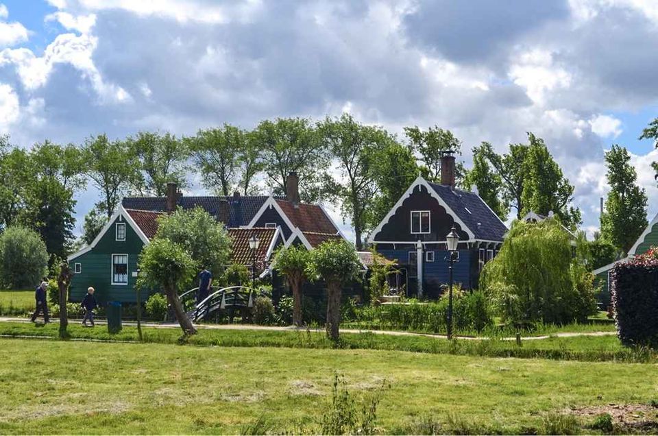 Photo of Netherlands: Day Trip to Zaanse Schans, Zaandam, Edam and Volendam by Beantowntraveller