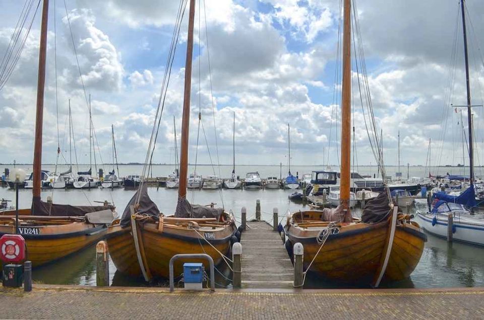 Photo of Netherlands: Day Trip to Zaanse Schans, Zaandam, Edam and Volendam by Beantowntraveller