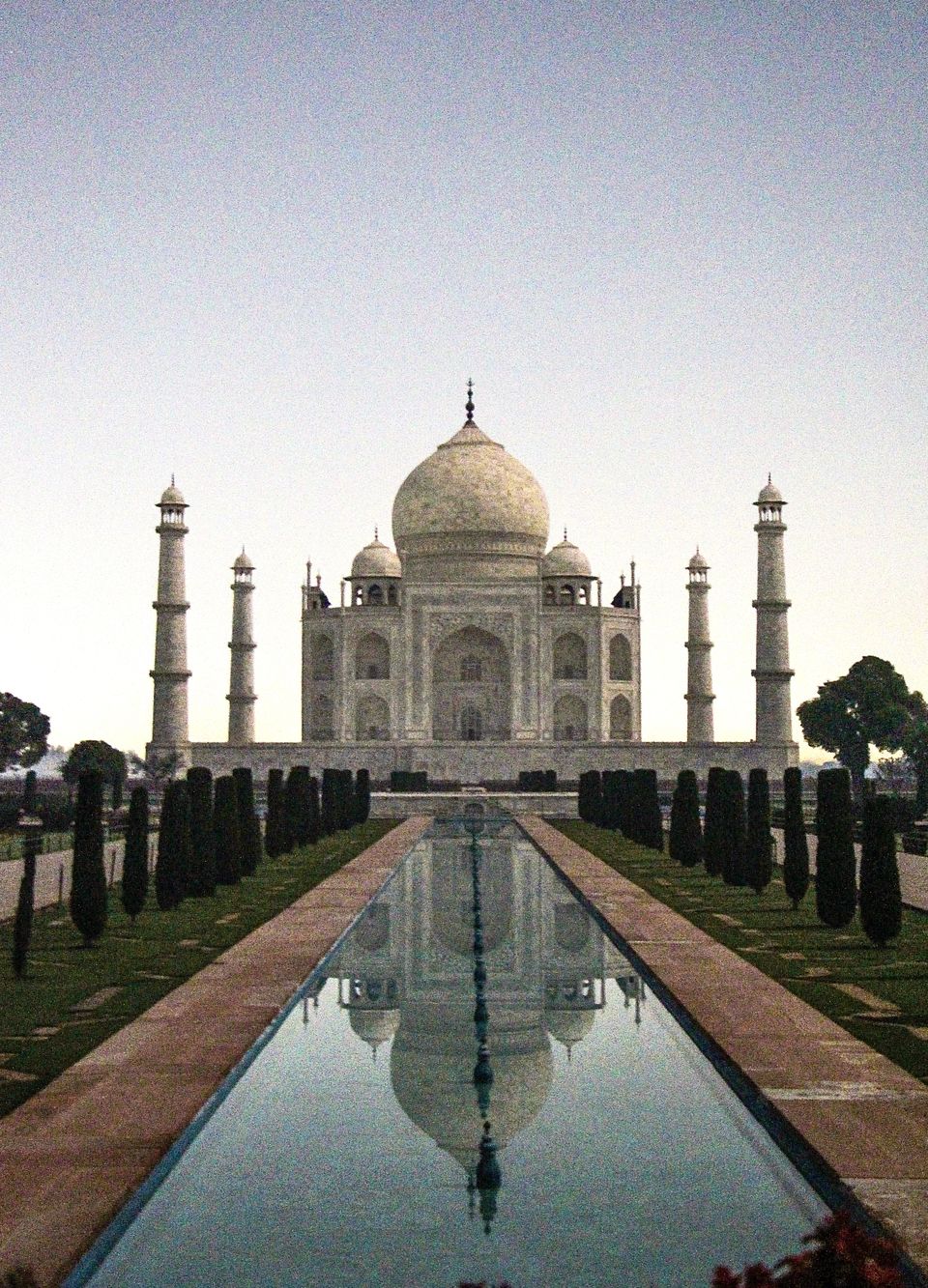 Taj Mahal at Night view Tripoto
