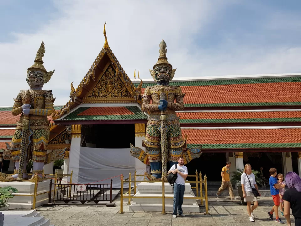 Photo of Wat Phra Kaew (Temple of the Emerald Buddha), Phra Borom Maha Ratchawang, Phra Nakhon, Bangkok, Thailand by Siva Ilankumaran