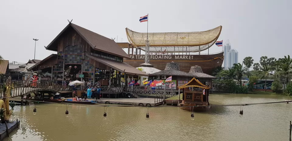 Photo of Pattaya Floating Market, Sukhumvit Road, Pattaya City, Bang Lamung District, Chon Buri, Thailand by Siva Ilankumaran