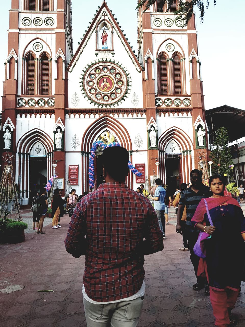 Photo of The Sacred Heart Basilica, South Boulevard, Near Railway Station, MG Road Area, Pondicherry, Puducherry, India by Siva Ilankumaran