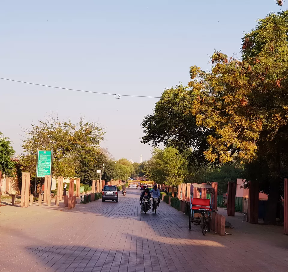 Photo of Shilpgram Road, Taj Nagari Phase 1, Telipara, Tajganj, Agra, Uttar Pradesh, India by Siva Ilankumaran