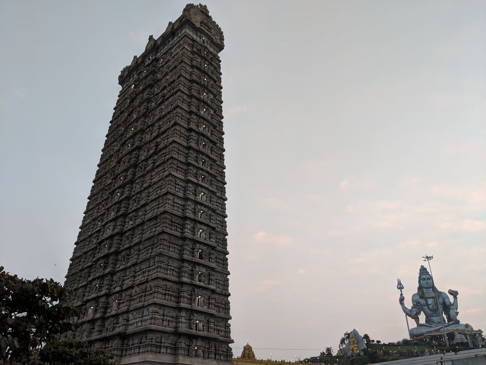 Photo of Murudeshwar Temple, Murdeshwar Temple Main Road, Murdeshwar, Karnataka, India by Siva Ilankumaran