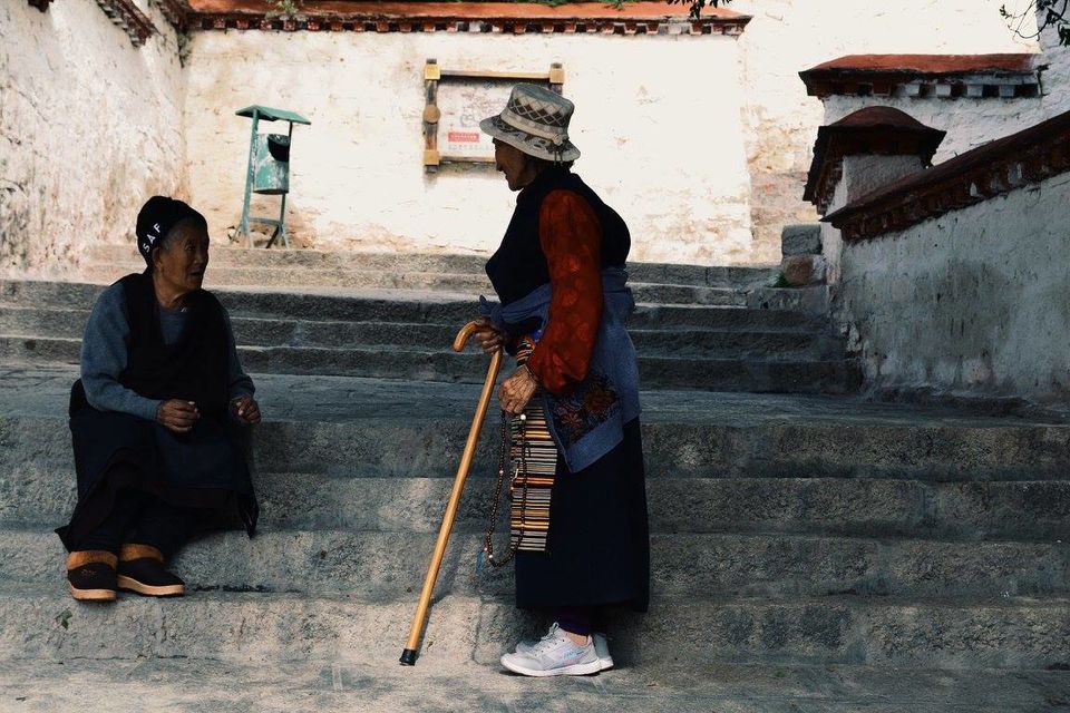 Photo of MYSTICS OF THE HIMALAYAS - Visiting Tibet and Everest Base Camp 5/7 by Fleur Steenbergen