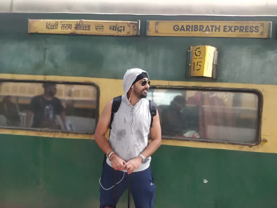 Photo of Bandra Terminus, Naupada, Bandra East, Mumbai, Maharashtra, India by traveller monk