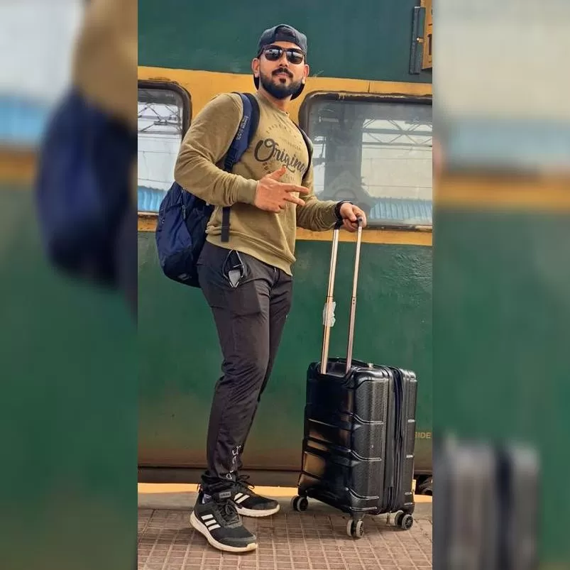 Photo of Bandra Terminus, Naupada, Bandra East, Mumbai, Maharashtra, India by traveller monk