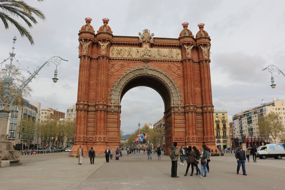 Photo of Hola Barcelona.. 9/11 by Lone Wolf