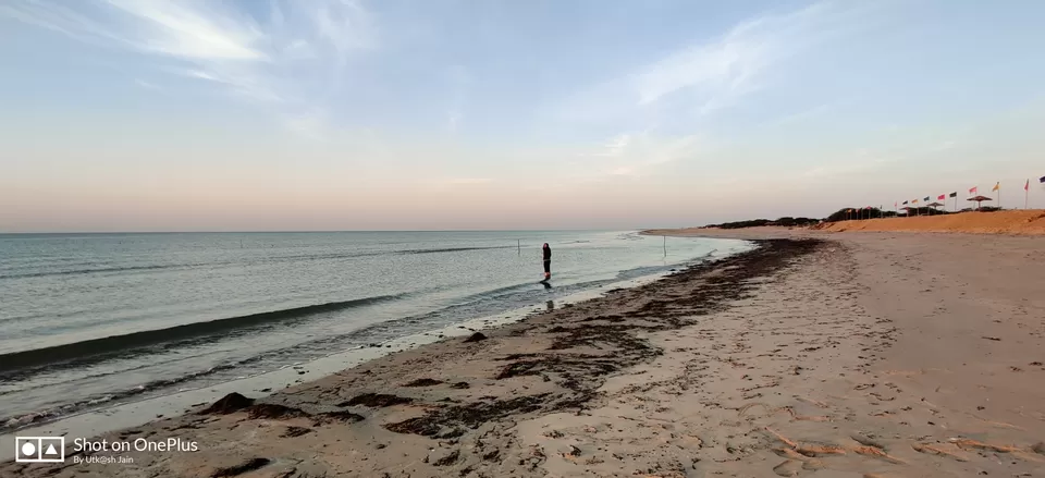 Photo of Hidden beach at Gujurat Sea coast Mandavi by Utkarsh Jain