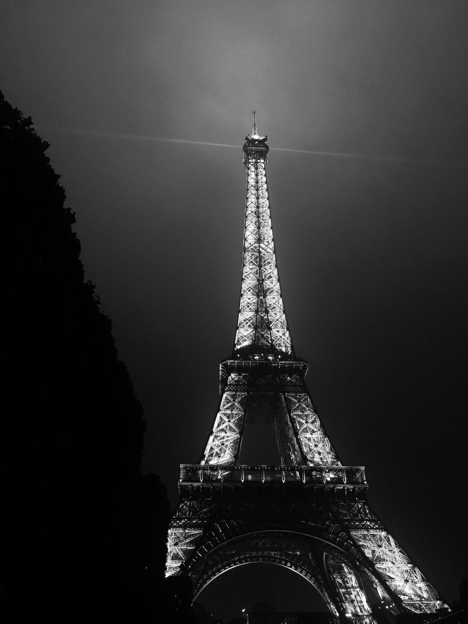 Photo of Got just 24 hours in Paris? We got you covered with the only Itinerary you need to see. by The Trunk Travellers