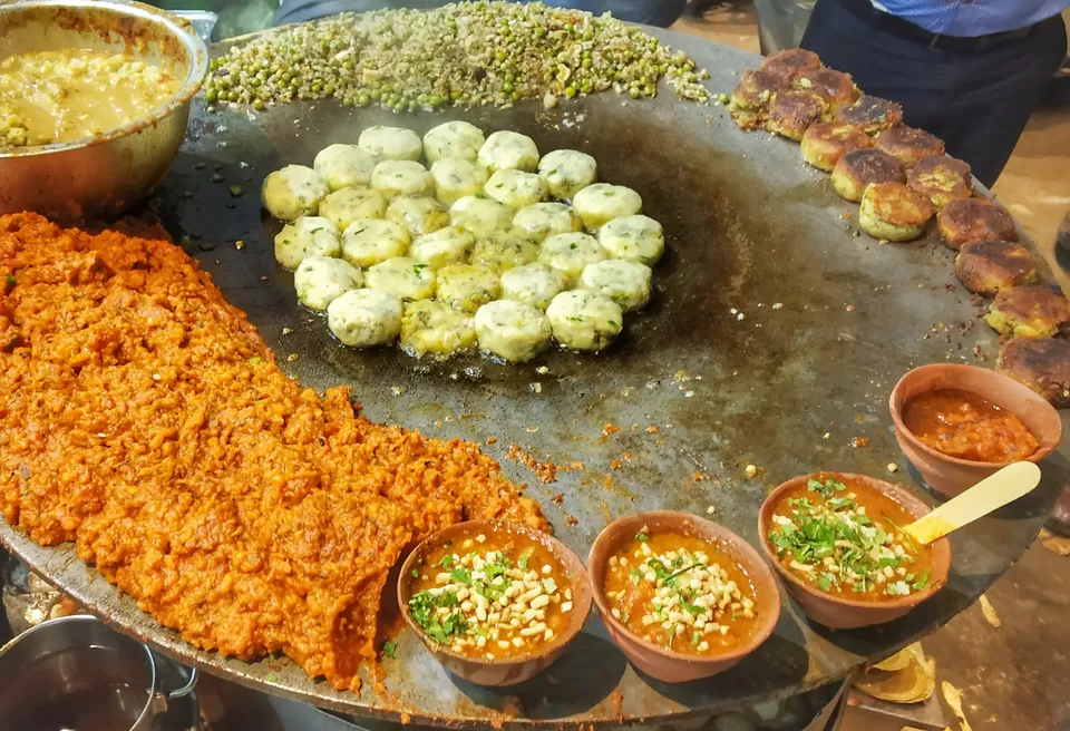 Photo of Deena Chaat Bhandar, Hanuman Mandir, Ramapura Luxa Road, Luxa, Varanasi, Uttar Pradesh, India by Debadrita Basak