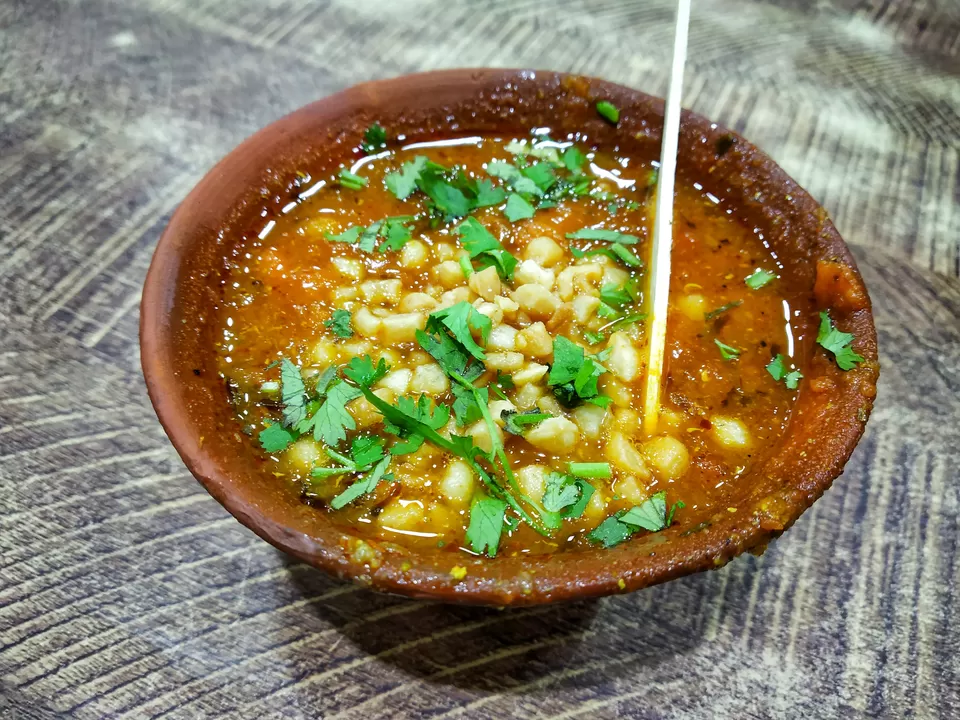 Photo of Deena Chaat Bhandar, Hanuman Mandir, Ramapura Luxa Road, Luxa, Varanasi, Uttar Pradesh, India by Debadrita Basak