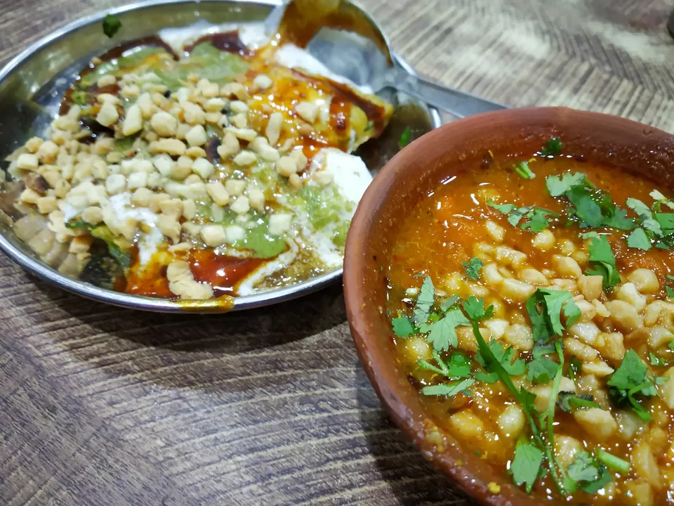 Photo of Deena Chaat Bhandar, Hanuman Mandir, Ramapura Luxa Road, Luxa, Varanasi, Uttar Pradesh, India by Debadrita Basak