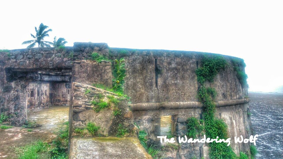 Photo of Arnala Fort, Arnala, Maharashtra, India by The Wandering Wolf