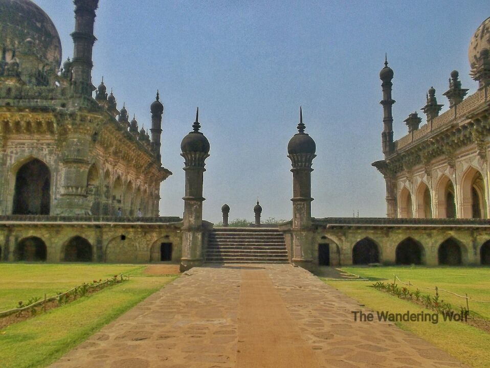Photo of Ibrahim Rouza, Shastri Nagar, Vijayapura, Karnataka, India by The Wandering Wolf