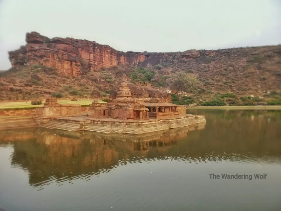 Photo of Sunset Point, Bhootnath Temple, Badami, Karnataka, India by The Wandering Wolf