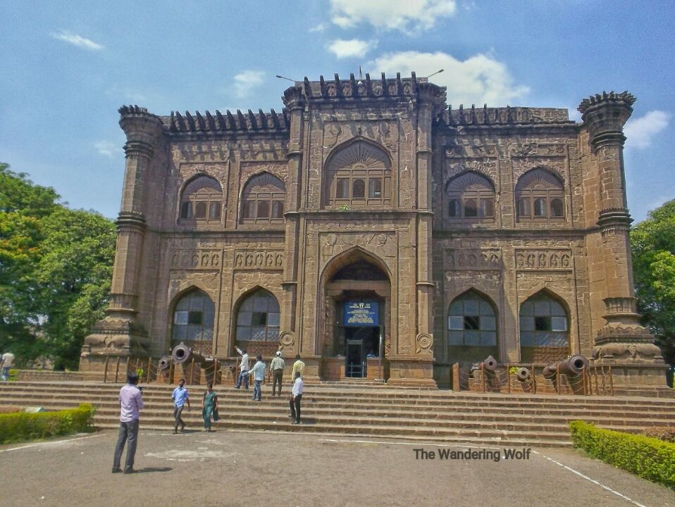 Photo of Gol Gumbaz, Vijayapura, Karnataka, India by The Wandering Wolf