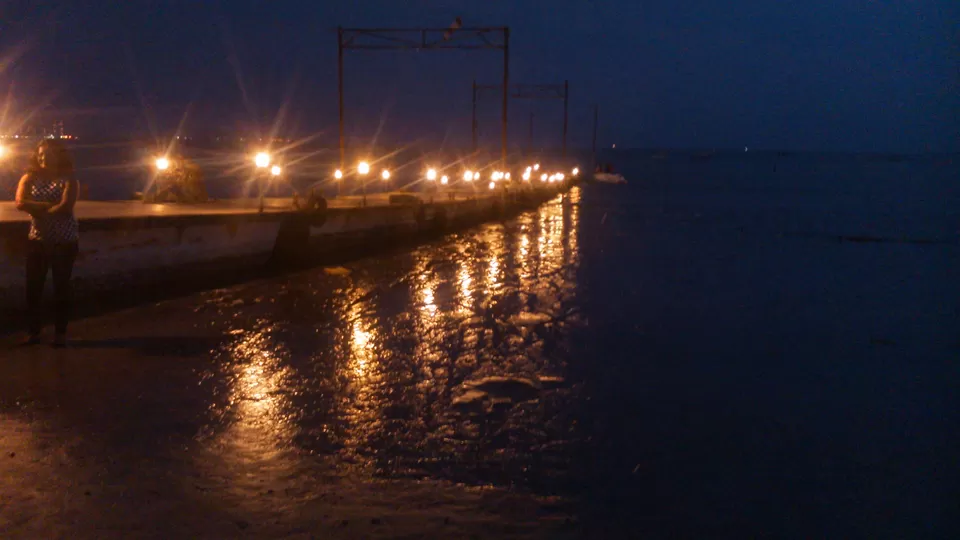 Photo of Girgaon Chowpatty, Mumbai, Maharashtra, India by The Wandering Wolf