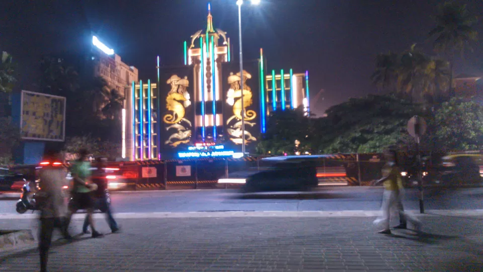 Photo of Taraporewala Aquarium, Tarapurwala Building, Near Charni Road Station, Charni Road, Mumbai, Maharashtra 400002, India by The Wandering Wolf
